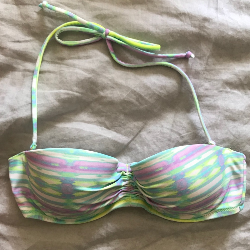 Victoria’s Secret 32C Bandeau Bikini Top - Picture 2 of 4